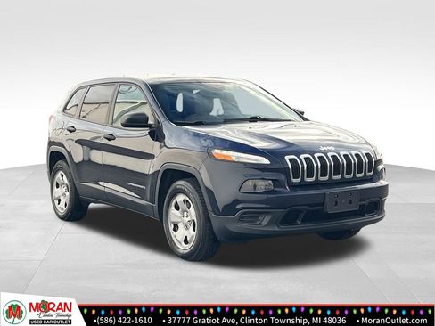 Used 2016 Jeep Cherokee Sport image 7