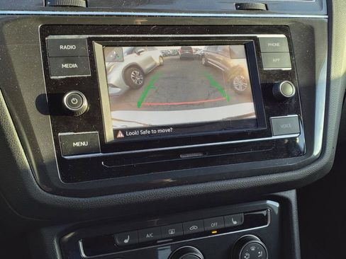 Used 2023 Volkswagen Tiguan S image 9