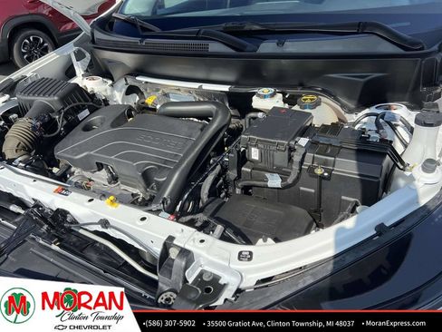 Used 2024 Chevrolet Equinox LT FWD image 11