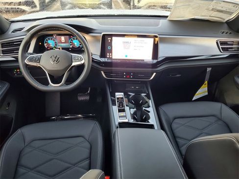 New 2026 Volkswagen Atlas Cross Sport SE image 5