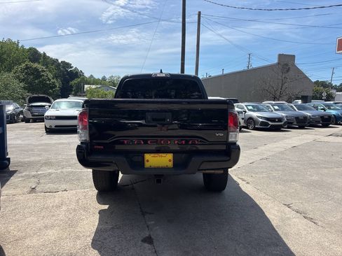 Used 2021 Toyota Tacoma TRD Sport w/ Technology Package RWD image 7