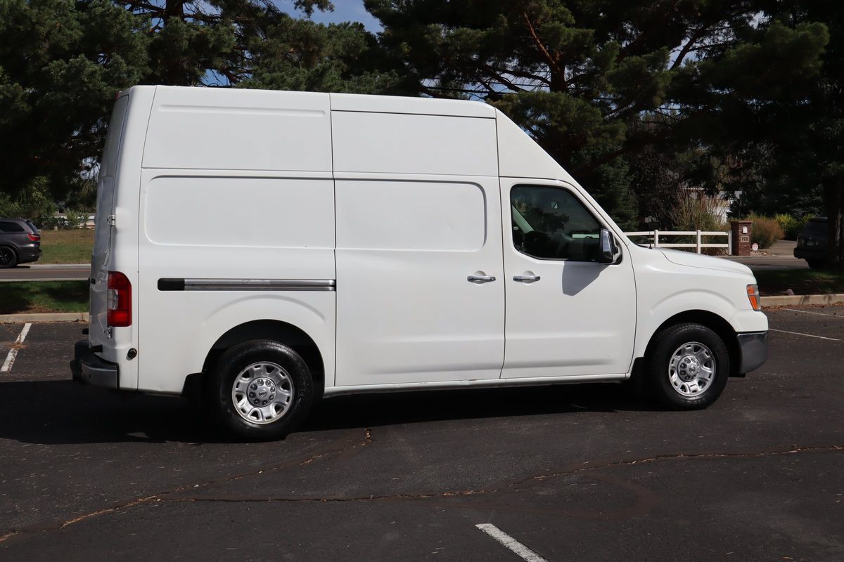 Used 2012 Nissan NV 3500 SV w/ Side Curtain Airbag Pkg RWD image 4