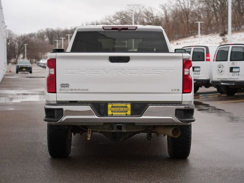 Used 2022 Chevrolet Silverado 3500 LTZ AWD/4WD image 4