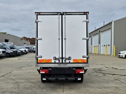 Used 2023 Mercedes-Benz Sprinter 3500 image 7