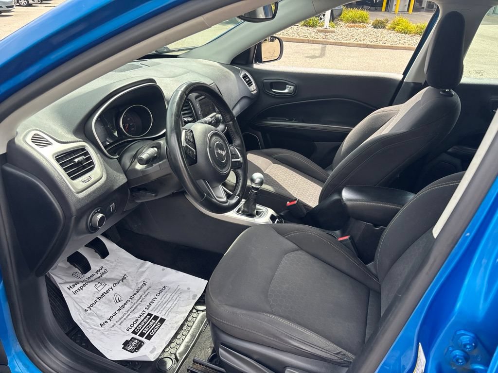 Used 2018 Jeep Compass Sport w/ Cold Weather Group AWD/4WD image 8