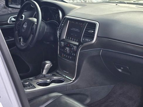 Used 2018 Jeep Grand Cherokee Limited image 7