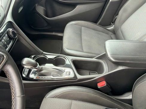 Used 2021 Buick Encore GX Preferred w/ Cold Weather Comfort Package AWD/4WD image 33