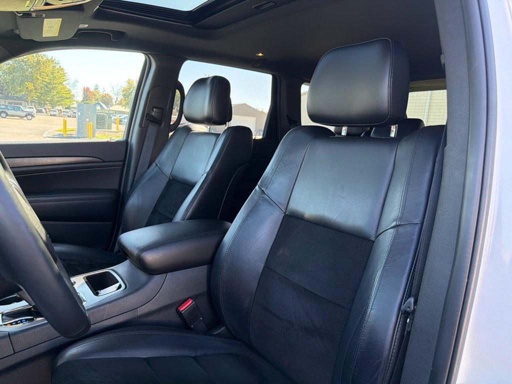 Used 2018 Jeep Grand Cherokee Altitude AWD/4WD image 13