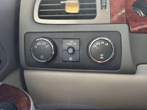 Used 2013 Chevrolet Tahoe LTZ AWD/4WD image 25