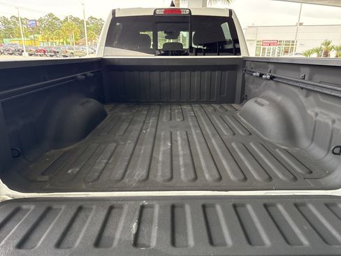 Used 2022 RAM 1500 Big Horn AWD/4WD image 40