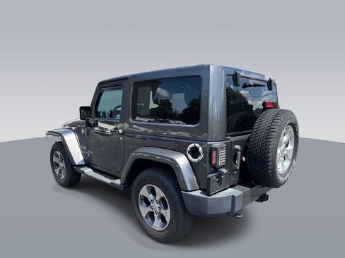 Used 2016 Jeep Wrangler Sahara w/ Connectivity Group AWD/4WD image 5