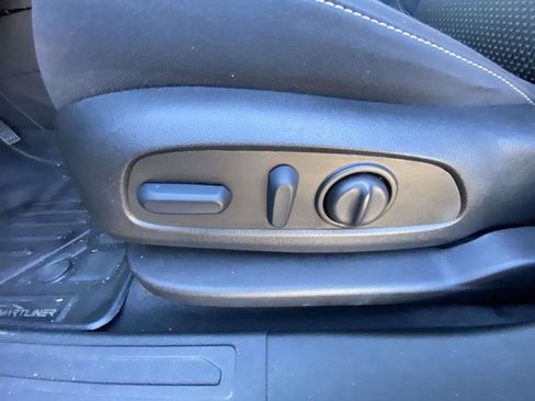 Used 2022 GMC Acadia SLE w/ Driver Convenience Package image 12