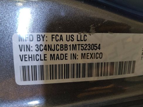 Used 2021 Jeep Compass Latitude FWD image 33
