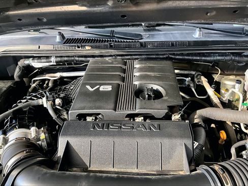 Certified 2021 Nissan Frontier SV w/ Midnight Edition Floor Mats image 32