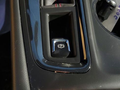 Used 2022 Chevrolet Equinox RS image 33