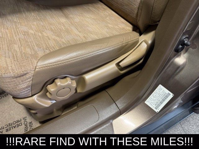 Used 2003 Honda CR-V LX image 25