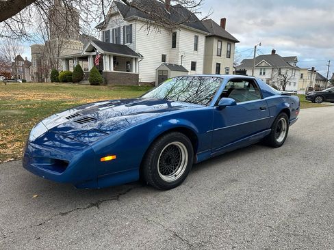 Used 1991 Pontiac Firebird Trans Am RWD image 5
