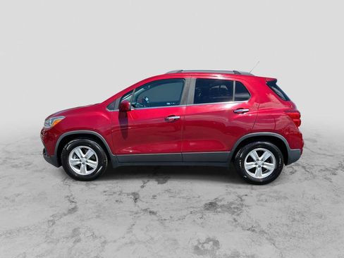 Used 2018 Chevrolet Trax LT w/ LT Convenience Package FWD image 5