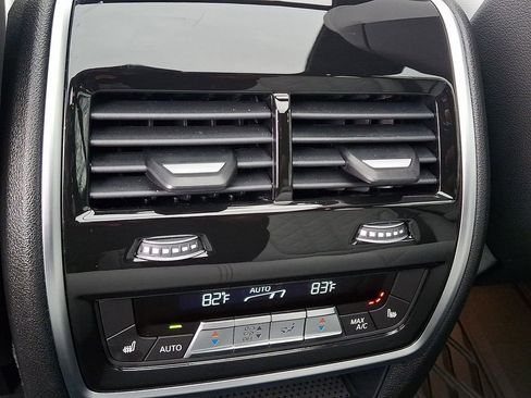 Used 2026 BMW X5 xDrive40i w/ M Sport Package image 11