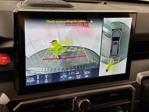 Used 2025 Toyota 4Runner TRD Off-Road Premium AWD/4WD image 6