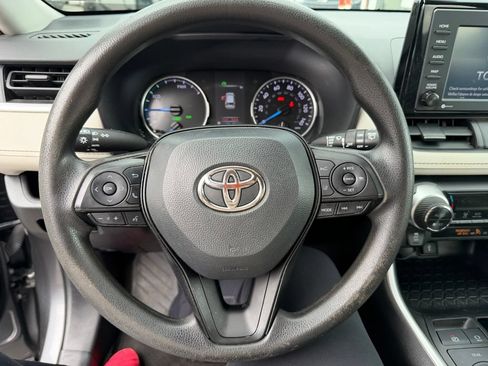 Used 2022 Toyota RAV4 XLE AWD/4WD image 15