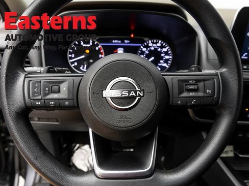Used 2023 Nissan Rogue S AWD/4WD image 10