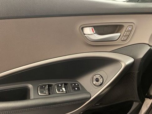 Used 2017 Hyundai Santa Fe Limited image 17