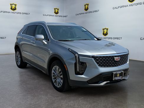 Used 2025 Cadillac XT4 Premium Luxury FWD image 7