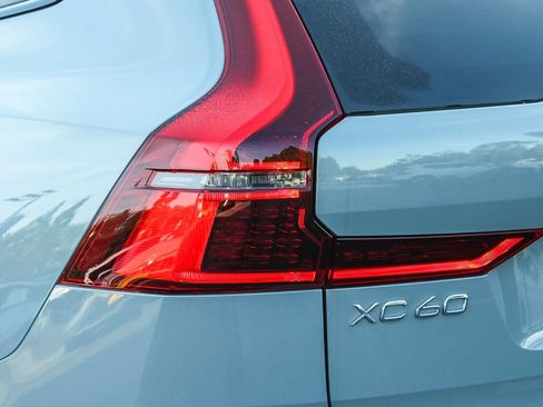 New 2026 Volvo XC60 B5 Ultra w/ Protection Package Premier image 9