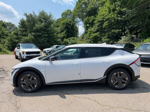 New 2025 Kia EV6 Light image 2