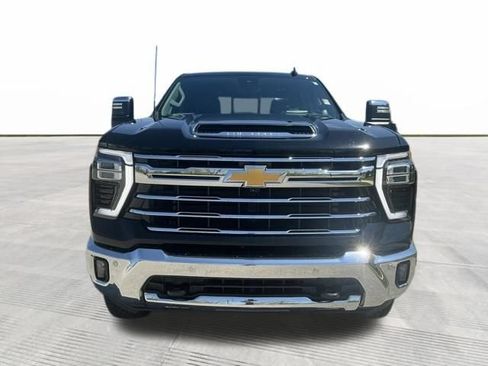 Used 2024 Chevrolet Silverado 3500 LTZ w/ LTZ Plus Package AWD/4WD image 8