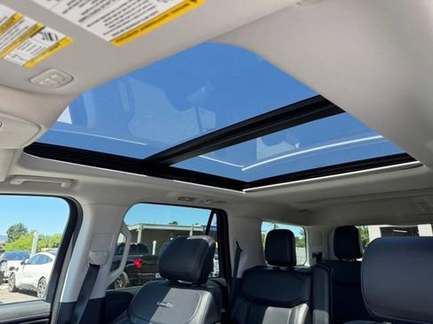 Used 2025 Ford Expedition Platinum AWD/4WD image 49