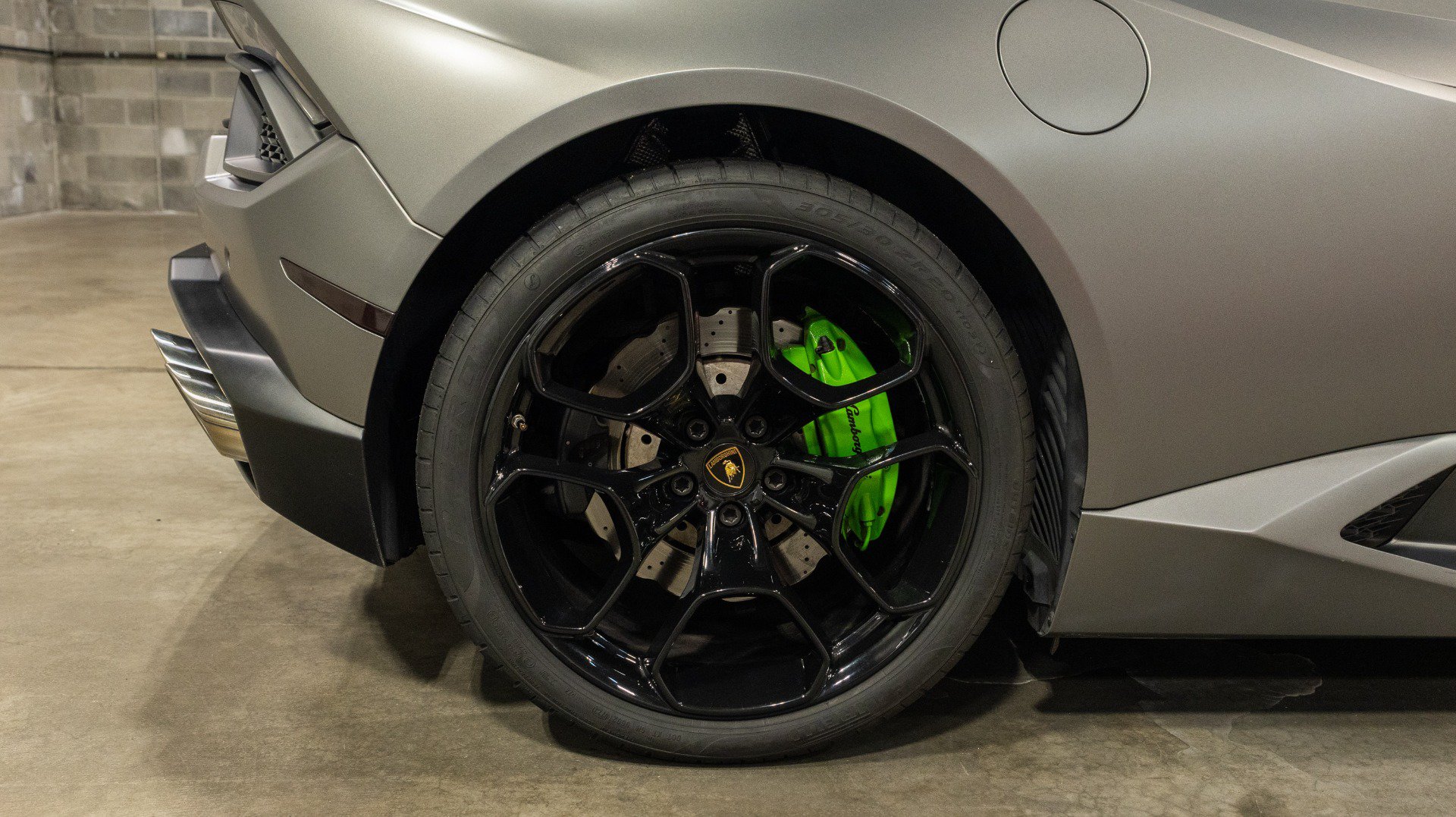 Used 2017 Lamborghini Huracan LP 580-2 RWD image 36
