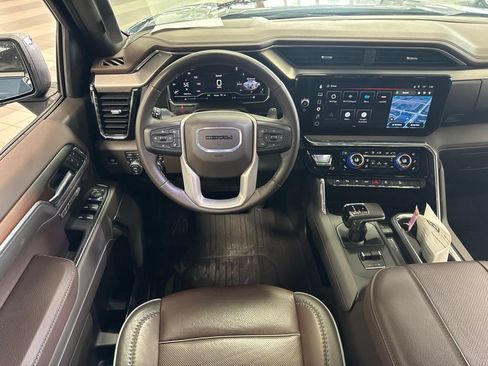 Used 2025 GMC Sierra 1500 Denali w/ Technology Package AWD/4WD image 15