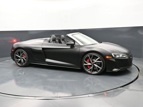 Used 2021 Audi R8 V10 w/ Premium Package image 4