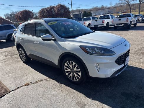 Used 2020 Ford Escape Titanium image 10