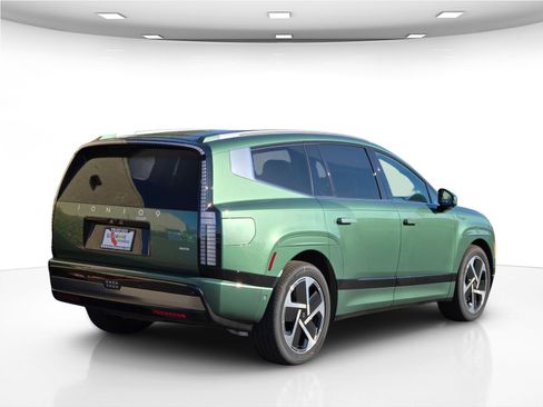 New 2026 Hyundai Ioniq 9 Calligraphy image 8