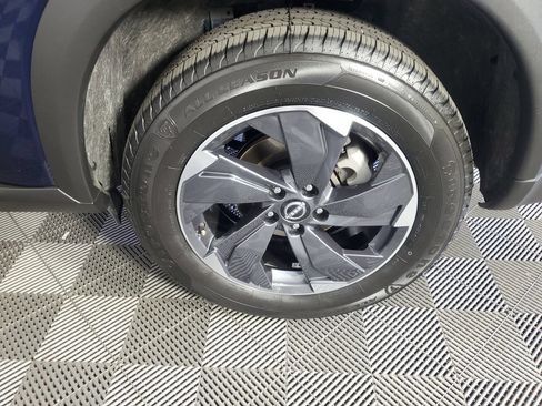 Used 2025 Nissan Rogue SV FWD image 31