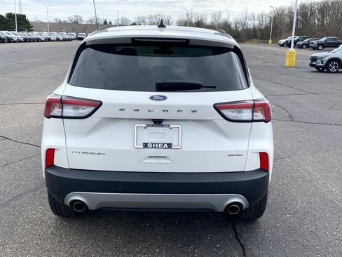 Used 2022 Ford Escape Titanium image 4
