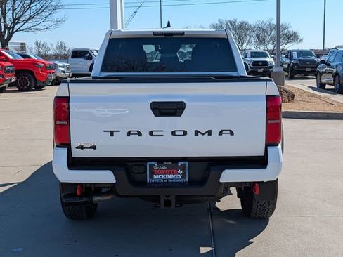 Used 2024 Toyota Tacoma TRD Off-Road image 7