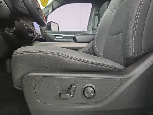 Used 2023 RAM 1500 Big Horn AWD/4WD image 32