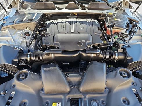 Used 2015 Jaguar XJ L Portfolio RWD image 24