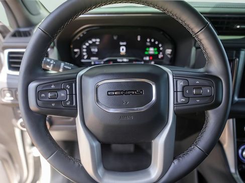 Used 2023 GMC Yukon Denali AWD/4WD image 15
