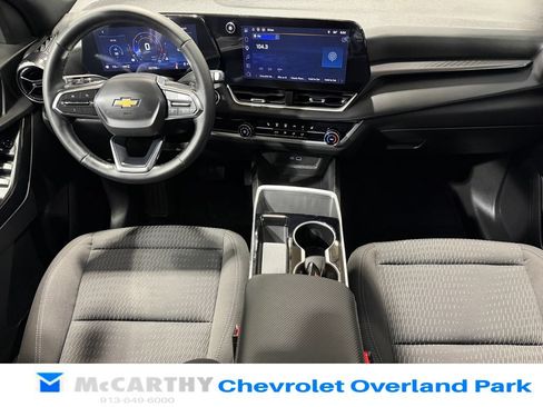 Used 2025 Chevrolet Equinox LT AWD/4WD image 25
