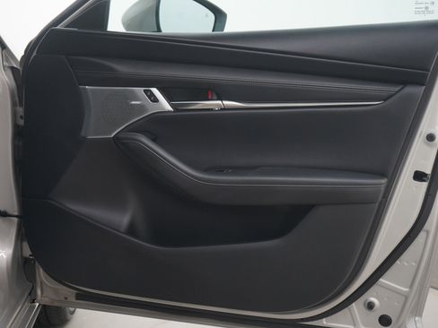 Used 2023 MAZDA MAZDA3 s image 9