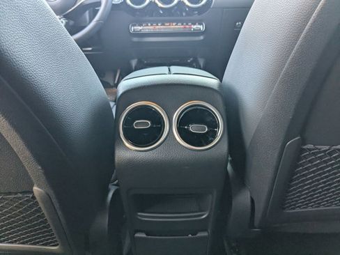 Used 2025 Mercedes-Benz GLA 250 image 17