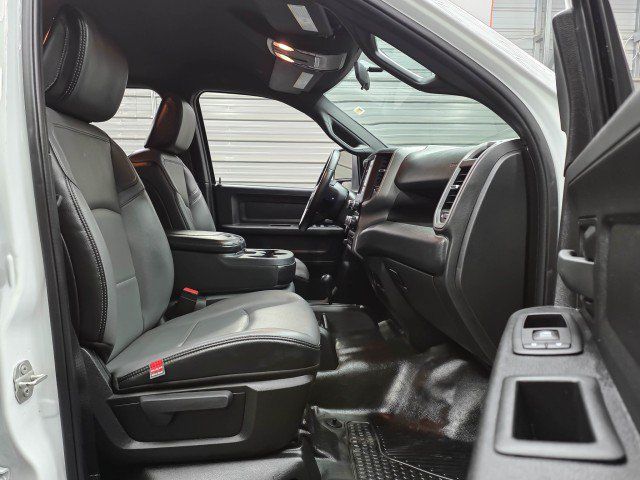 Used 2024 RAM 3500 Tradesman w/ Chrome Appearance Group AWD/4WD image 19