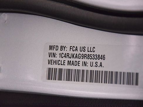 Used 2024 Jeep Grand Cherokee L Altitude image 14