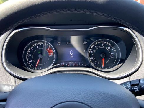 Used 2022 Jeep Cherokee Trailhawk w/ Sound & Nav Group AWD/4WD image 26