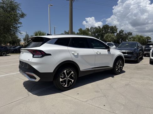 Certified 2023 Kia Sportage EX AWD/4WD image 4
